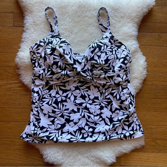 Lands’ End Chlorine Resistant V-Neck Wireless Tankini Top Black Havana Floral - Picture 3 of 10